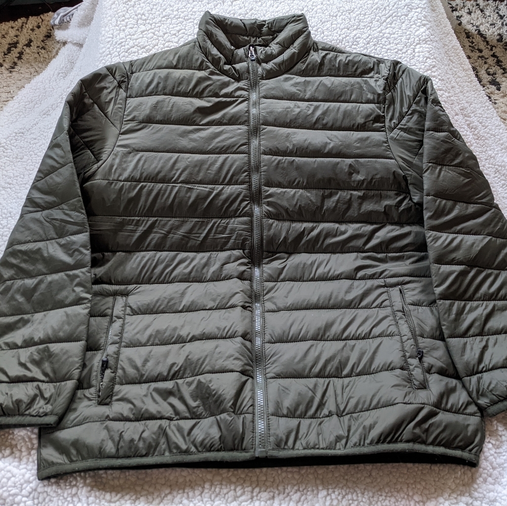 Swiss Tech green puffer men's medium